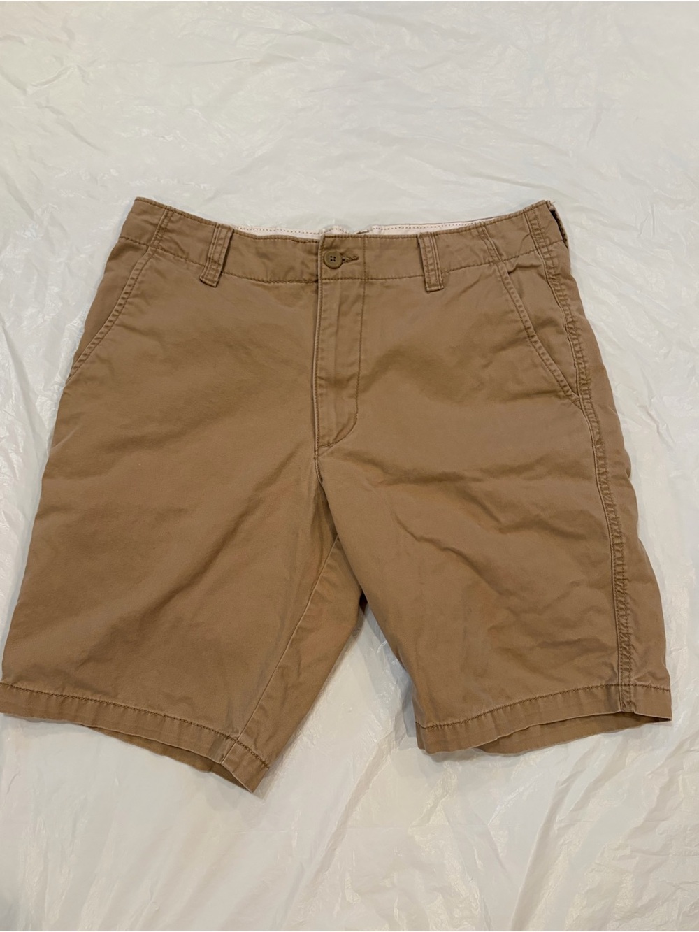 Old Navy Shorts Men’s 32x10  Tan Lived-In Straight